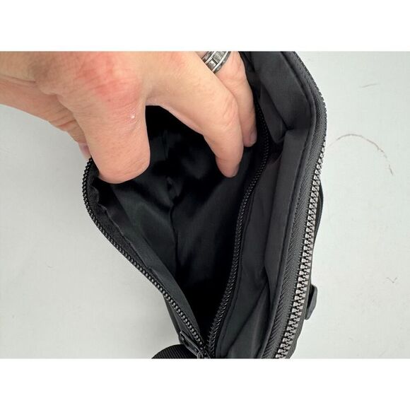 NWT Lululemon Women's Casual Belt Bag Nylon Black - Picture 7 of 7